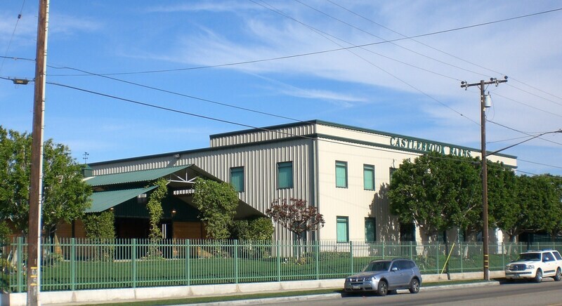 CastleBrook round pen and barn photo