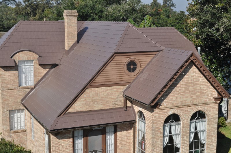 how to walk on metal roof tiles